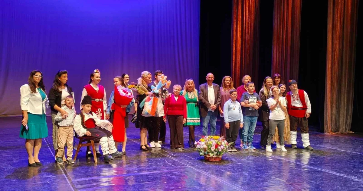 Второто издание на фестивала "Да бъдем заедно!" събра под липите близо 30 участници от цяла България