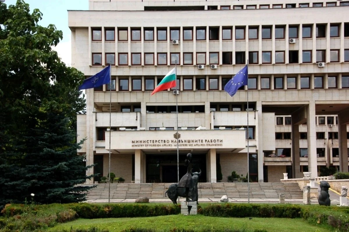 МВнР привика управляващия посолството на РСМ в София във връзка с недопускане на български депутат