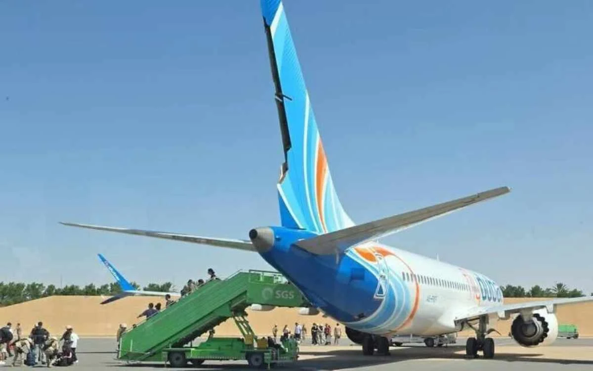 Нови разкрития за отвлечения самолет на Flydubai: Пилотът намушкал колегата си, искал да разбие машината