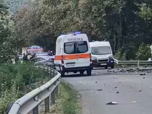 Тежка катастрофа с трима загинали на пътя Айтос - Дългопол