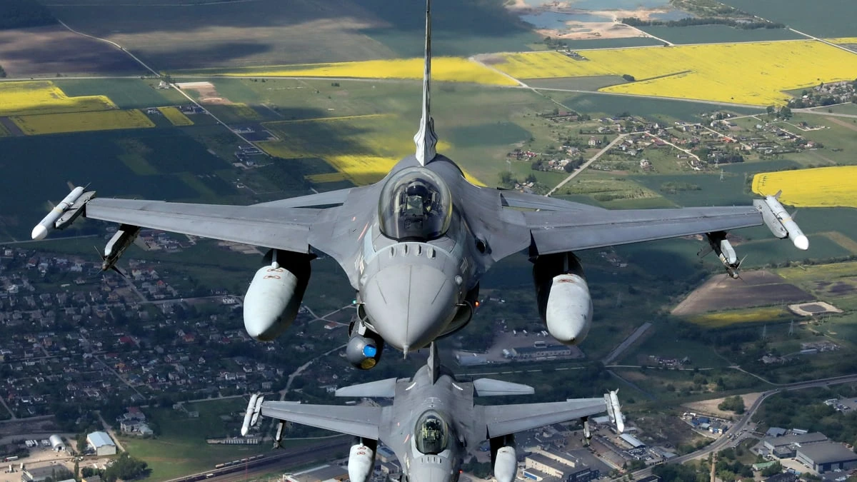 Украйна спешно търси снаряди за F-16, за да сваля реактивни дронове
