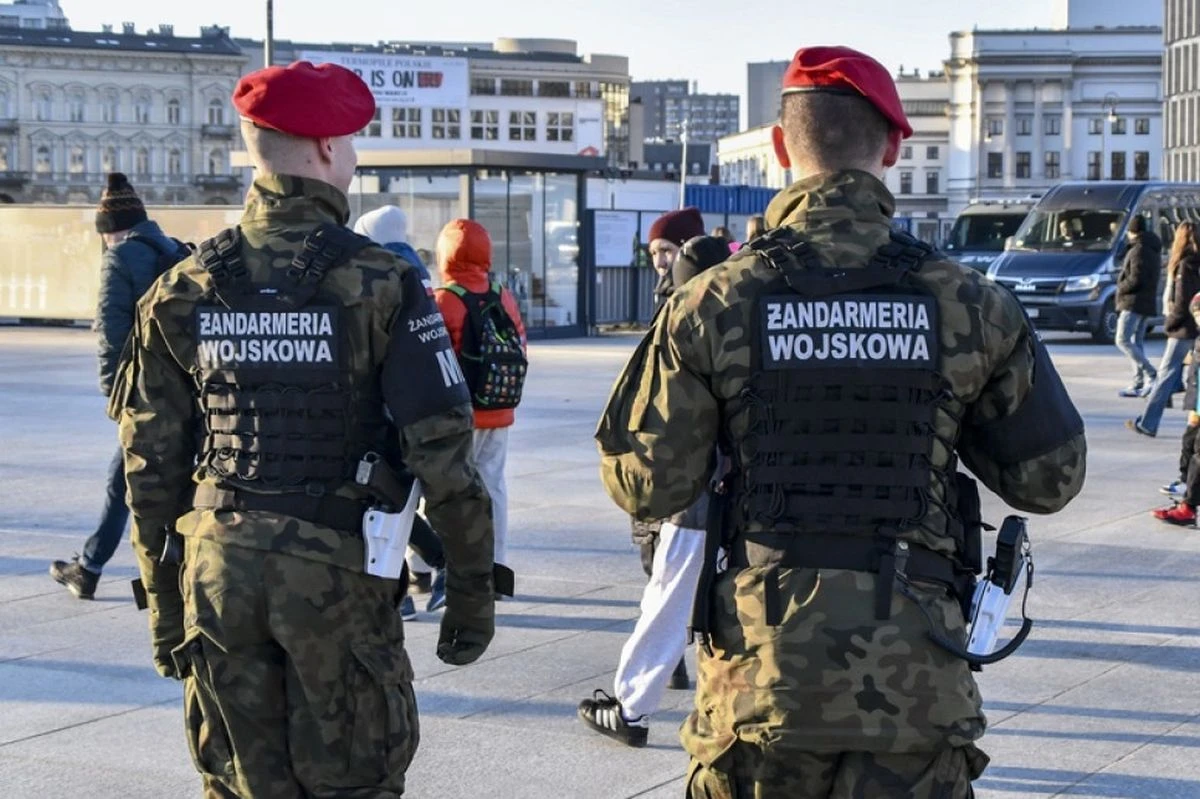 Трима души в болница след отваряне на пратка от Германия в полска военна служба