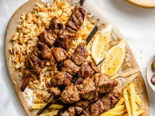 Потребителите в Гърция купуват все повече готова храна