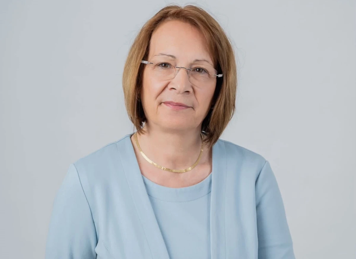 Кметът на Казанлък Галина Стоянова: Днес Ви благодарим, че зад всяко наше утре стоят хора като Вас! Честит Международен ден на възрастните хора!