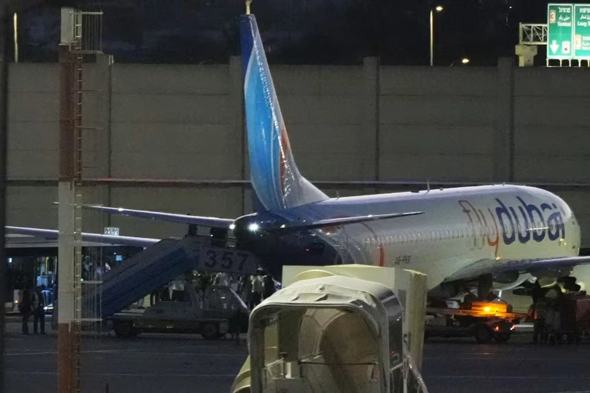 Пилотът, нападнал с нож капитана на самолета на Flydubai, е бил отстранен от друга авиокомпания заради екстремизъм