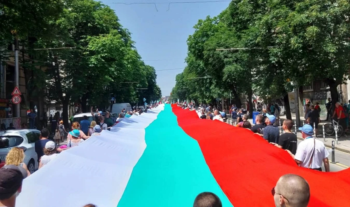 80-метров трибагреник изпращат русенци за посрещането на тленните останките на цар Самуил