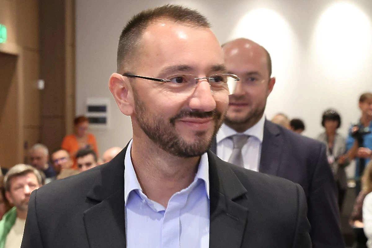 Антон Хекимян: Велик ден - време е Северна Македония да не гледа в пъпа си!