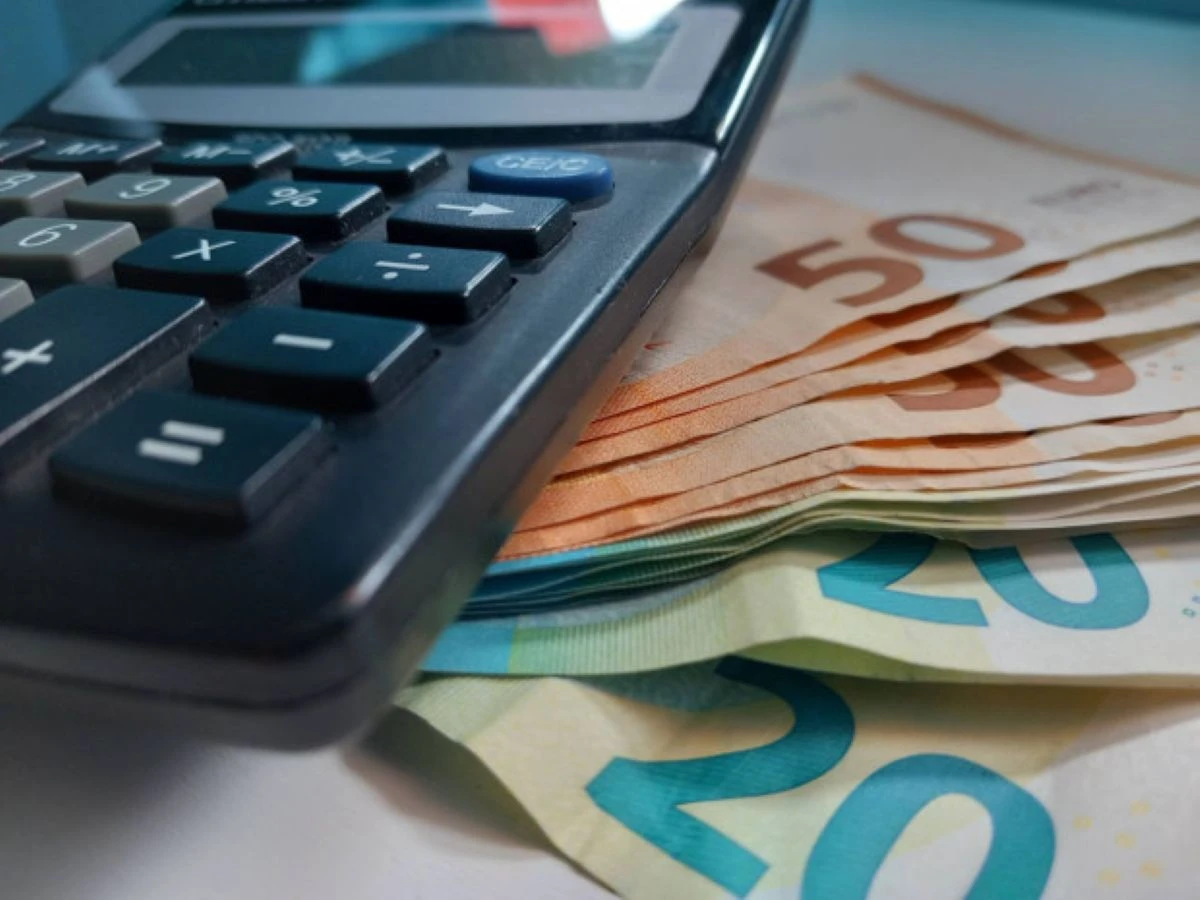 Кабинетът готви бюджет с 3,5% дефицит за догодина