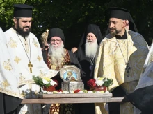 Шест юбилея и една велика светиня: Стара Загора посрещна честната глава на Св. Климент Охридски