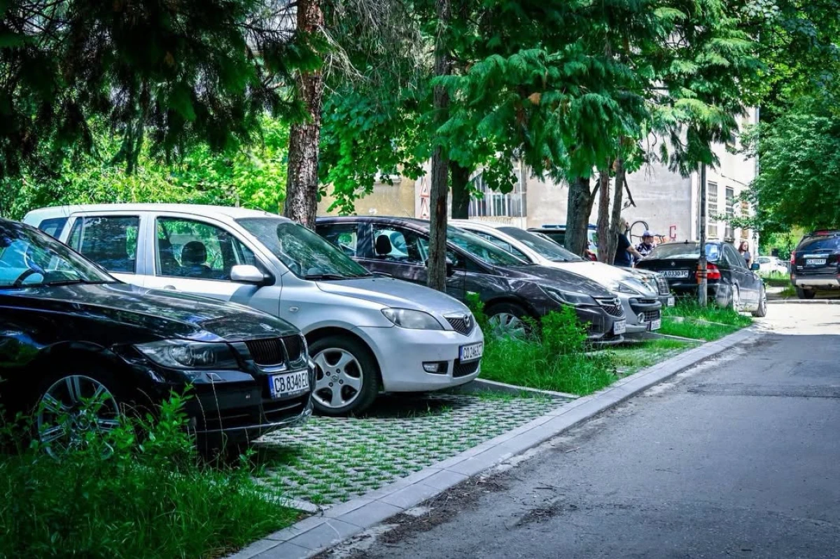 Над 3300 нови паркоместа и 500 дръвчета в обновени междублокови пространства в София