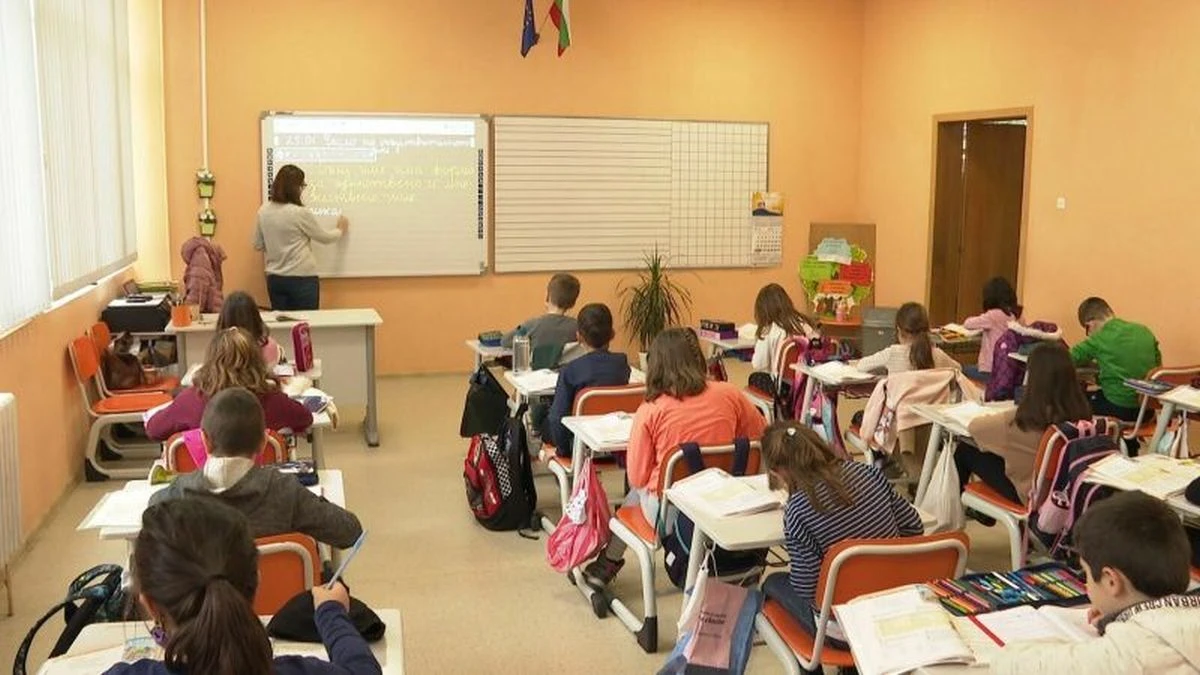 Всеки трети ученик в ЕС изостава по четене или математика