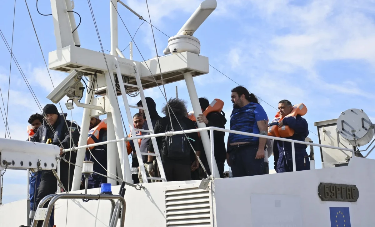 Войната в Украйна ескалира с удари по кораби в Черно море, заплашвайки вече затруднените търговски потоци