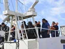 Войната в Украйна ескалира с удари по кораби в Черно море, заплашвайки вече затруднените търговски потоци