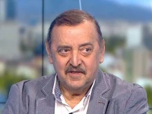 Проф. Кантарджиев предупреди: Грипът се развива и те сваля на легло за два часа