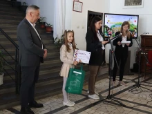 Третокласничка от Велико Търново е прочела 61 книги само през летните месеци