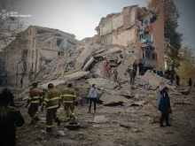 Руска ракета порази жилищна сграда в Украйна, 14 души загинаха, сред които четири деца