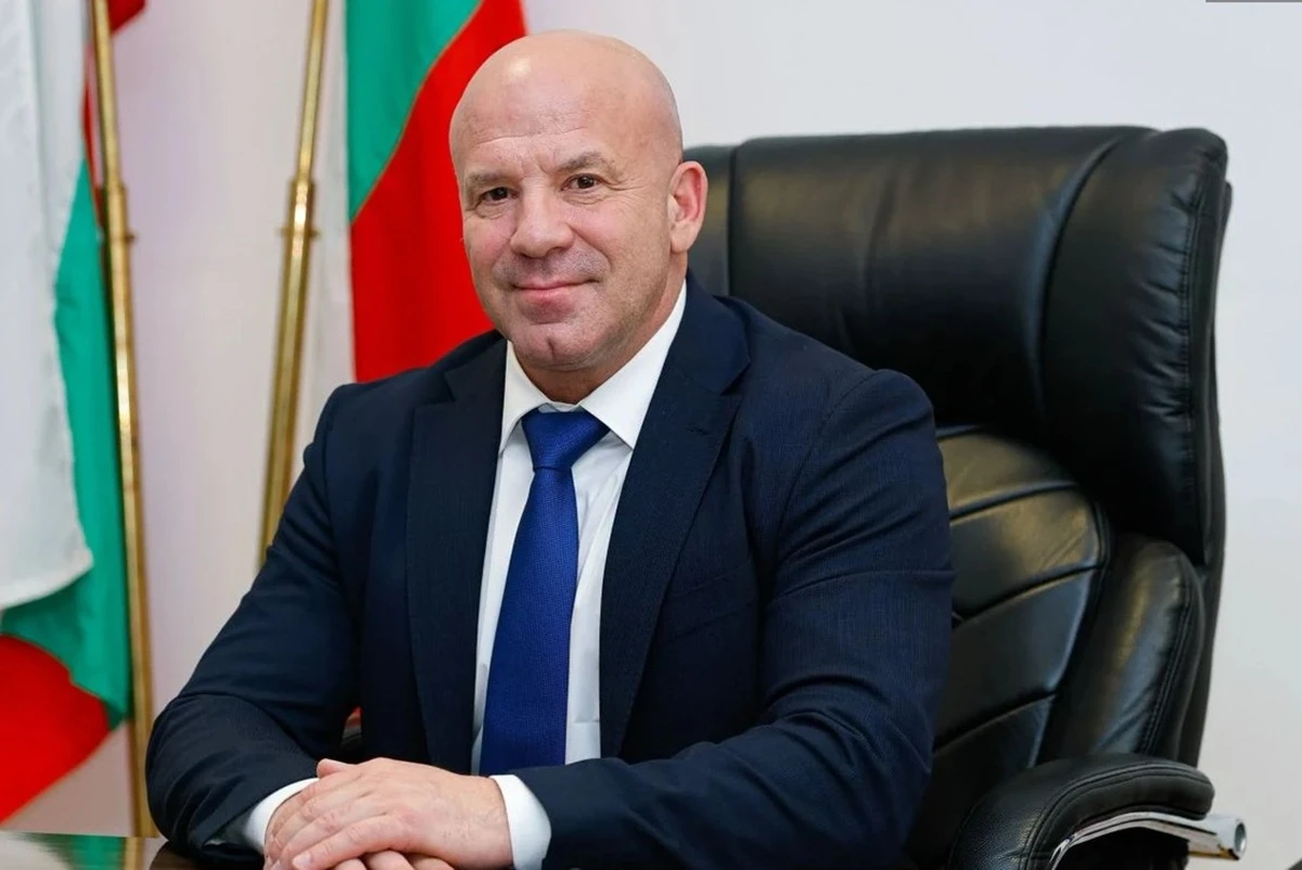 Спортният министър: Националите по вдигане на тежести са обезпечени за участие на Световното