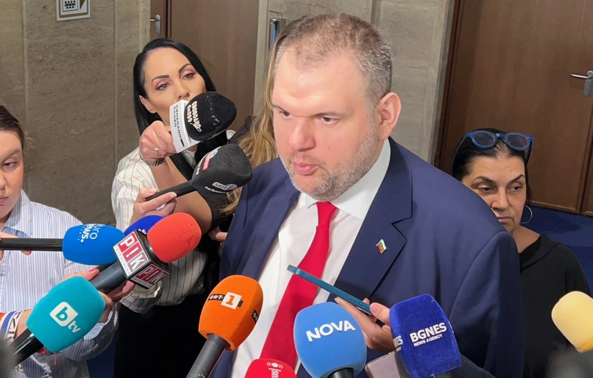 Пеевски за изслушването на Демерджиев: Разбрах, че между две фирми има фактури, които не ме касаят по никакъв начин