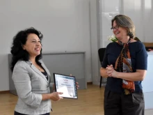 Община Казанлък е отличена за участие в програма за подкрепа на деца и семейства