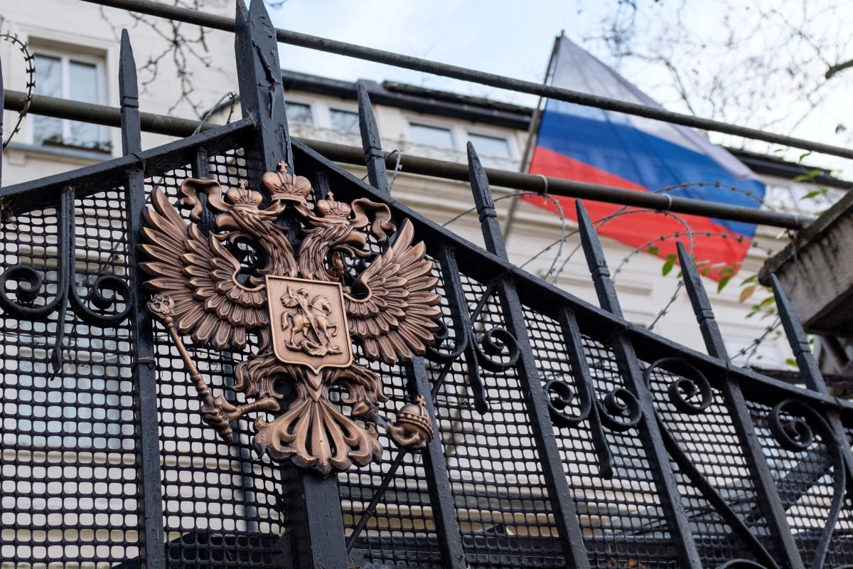 Руското посолство в Лондон: Новите британски санкции са обречени на провал
