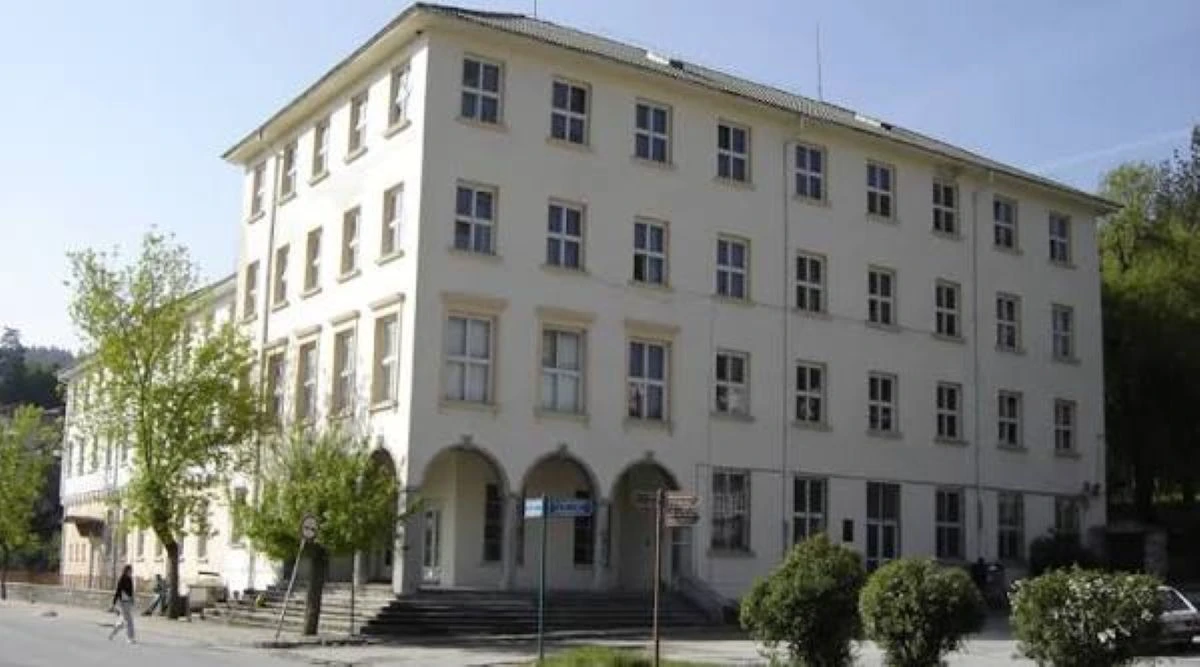 Професионалната гимназия за приложни изкуства в Смолян отбелязва 50 години с изложба на млади таланти