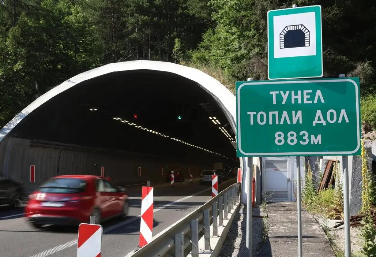 От 12 октомври: Затварят тръбата за София на тунел "Топли дол", движението ще е двупосочно към Варна