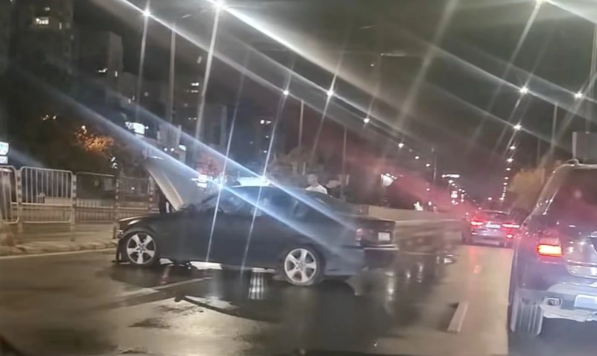 Нощна катастрофа в София остави щети в "Люлин"