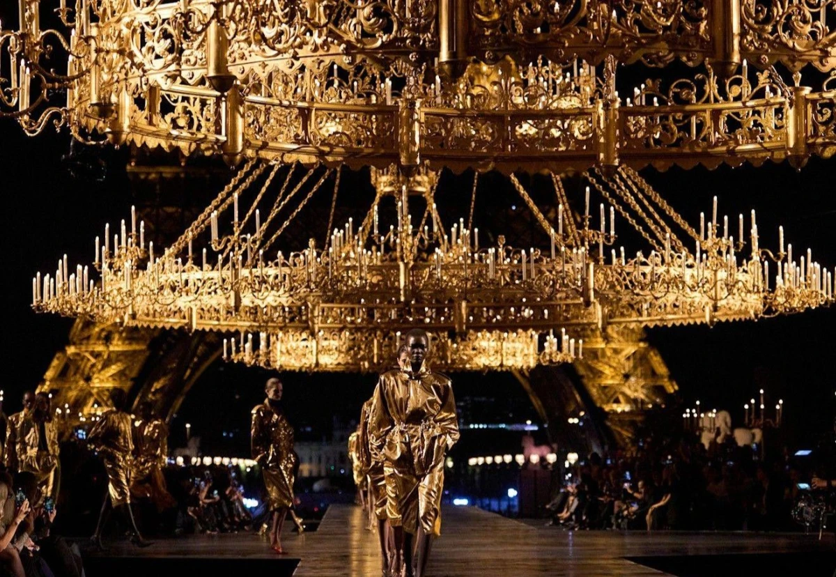 Златната ера на Вакарело приключи: Saint Laurent е в търсене на нов творчески директор
