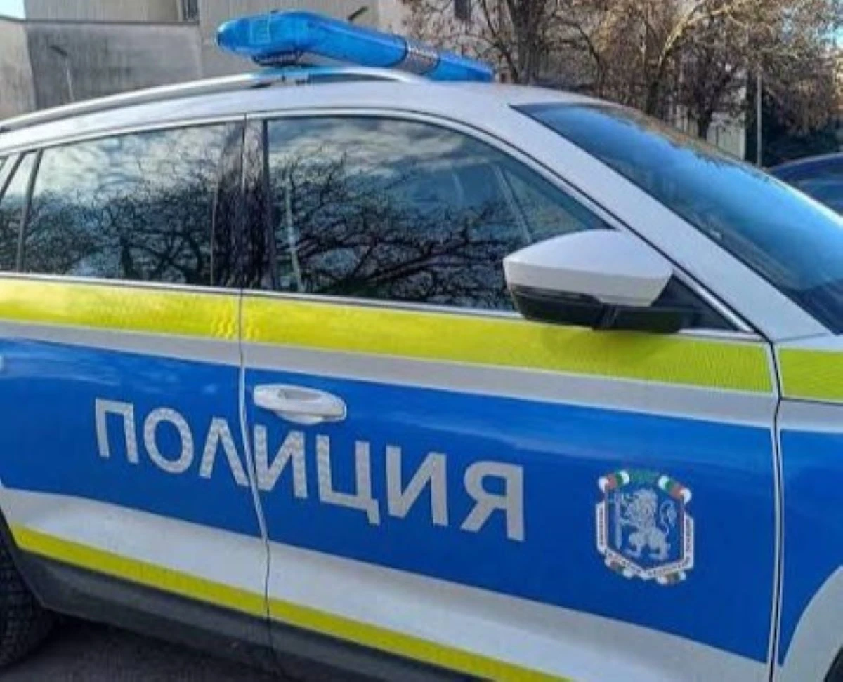 Шофьор блъсна електрическа триколка във Ветово и изчезна, издирват го