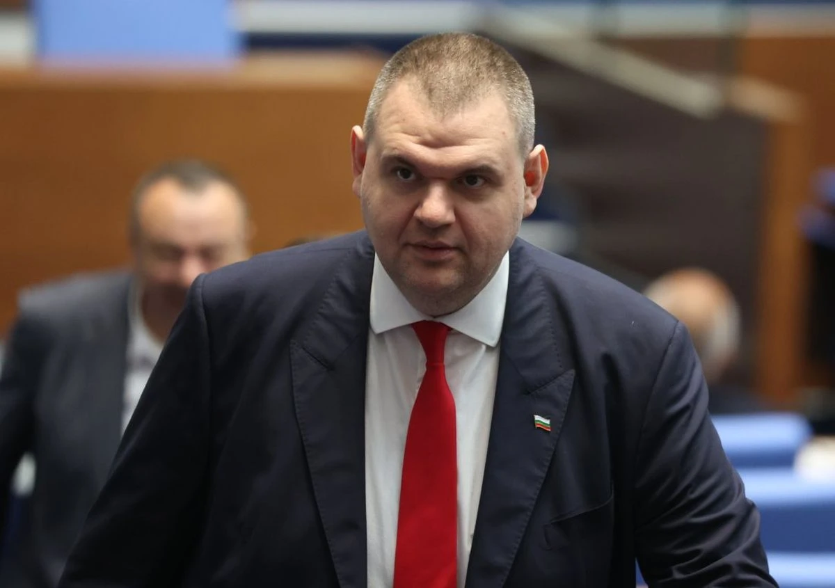 ДПС иска трима министри да отговарят за схемата с мантинелите и дали има политически чадър от МВР