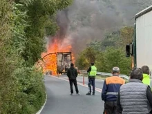 Горящ камион блокира Кресненското дефиле