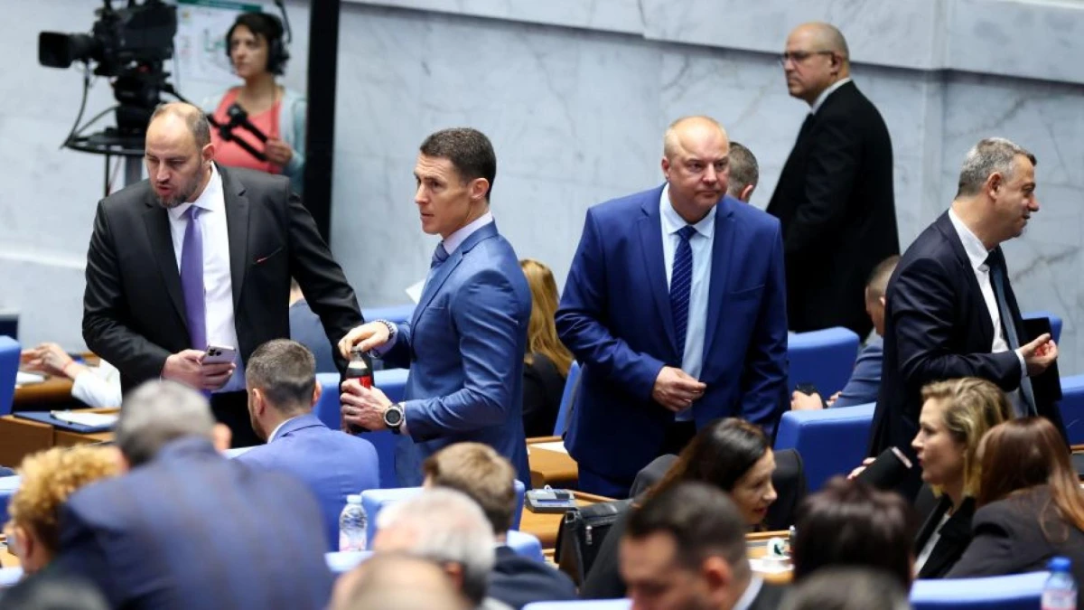 "Прогресивна България" блокира извънредното заседание на парламента