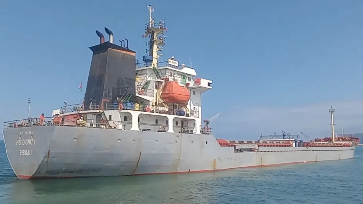 Петимата спасени моряци от поразения край Крапец кораб ще бъдат транспортирани до Варна