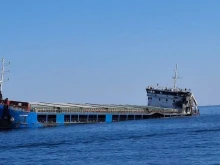 Корабът "ABLE", поразен от дрон миналата седмица, напусна българската изключителна икономическа зона