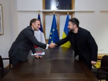 Зеленски и Макрон обсъдиха начини за противодействие на руските въздушни атаки