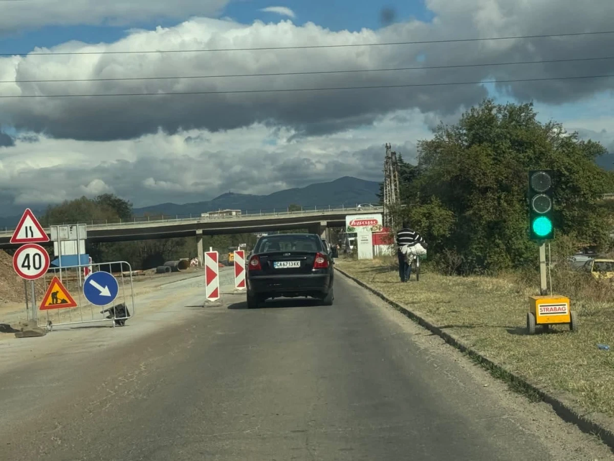 Важно за шофьорите в Казанлъшко! Затварят пътя към Овощник в събота – вижте обходните маршрути