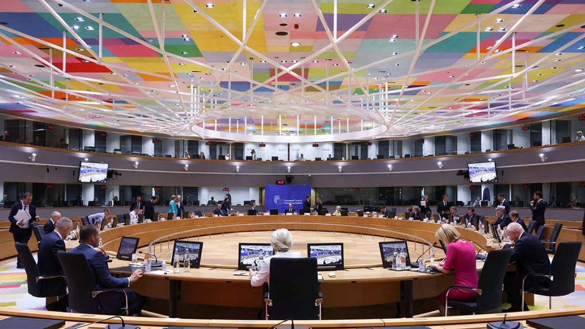 Лидерите на ЕС възложиха на ЕК да намери 70 млрд. евро за Украйна за 2027 г.