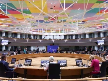 Лидерите на ЕС възложиха на ЕК да намери 70 млрд. евро за Украйна за 2027 г.