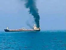 Петролен танкер с 15 индийски моряци беше атакуван в Ормузкия проток