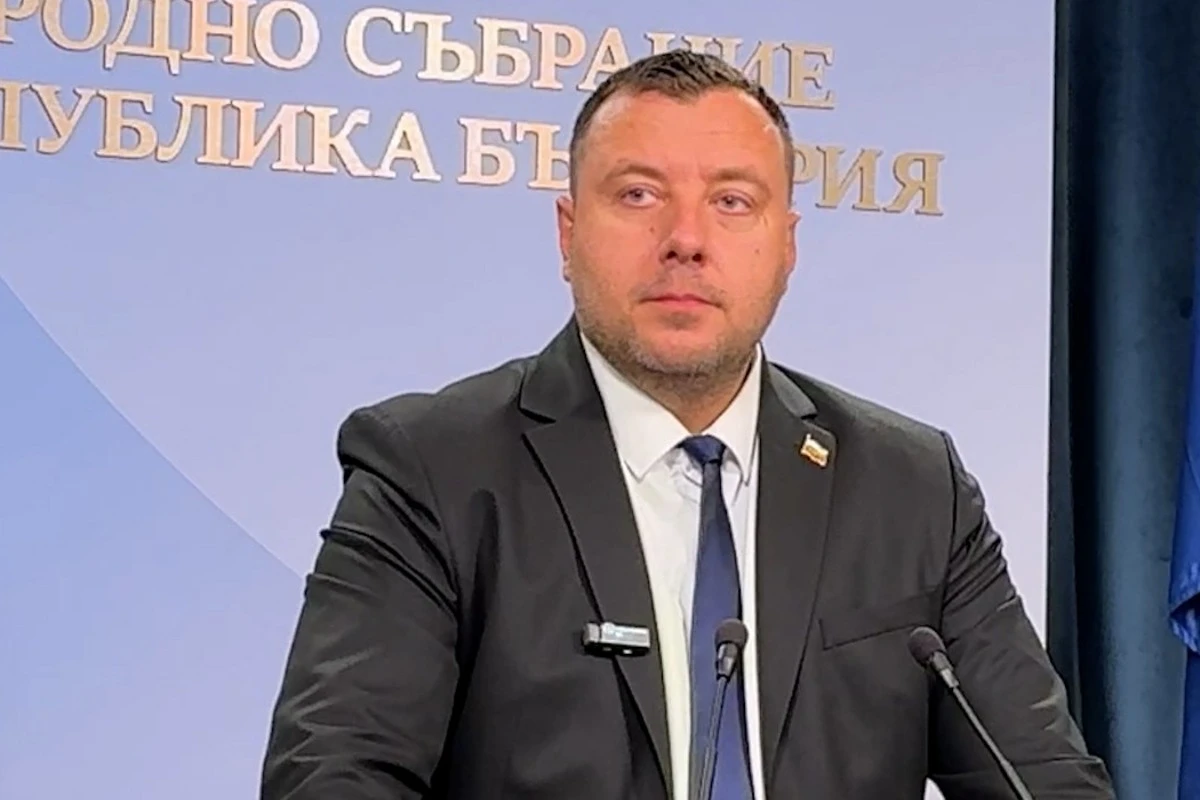 От "Възраждане" обвиниха МОСВ в лицемерие, а "Прогресивна България" в противоречие по темата "Оползотворяване на отпадъците"