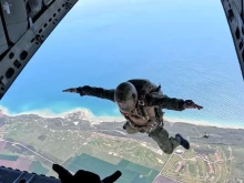 СКСО отбелязва 82 години от бойното кръщение на парашутистите