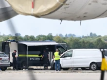 Кола се вряза в оградата на летището в Лайпциг
