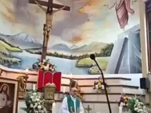 Кръст падна и уби свещеник