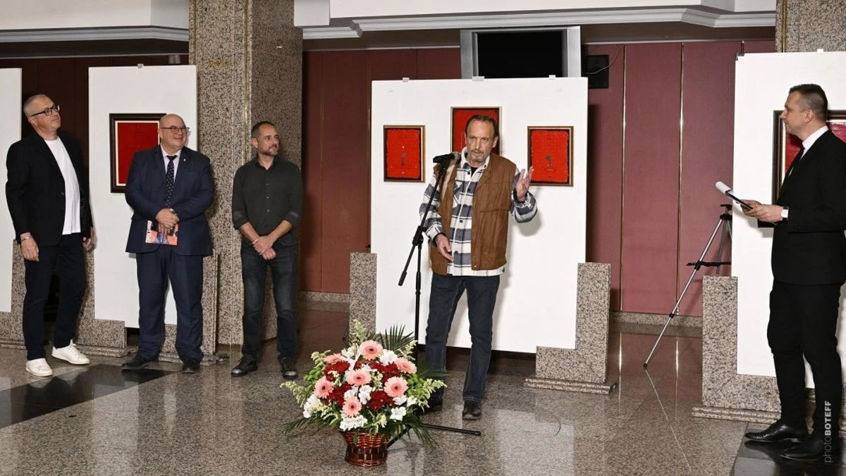 Третото издание на Международния театрален фестивал "Есенни театрални срещи" бе открито в Доходното здание в Русе