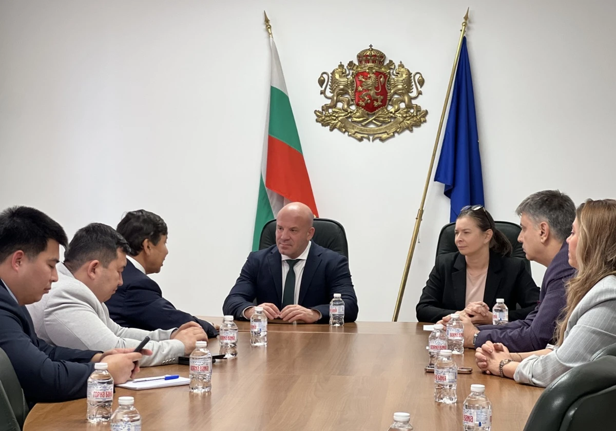 Министър Керязов обсъди възможностите за сътрудничество с представители на Република Казахстан