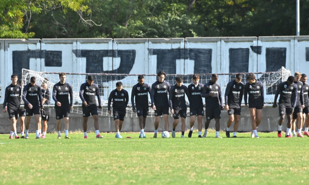 Групата на Локо Пловдив за мача на тима от Bethub Pro Cup срещу Черно море