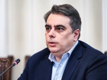 Президентството отговори на Асен Василев: НС не може да контролира как Йотова упражнява правомощията си