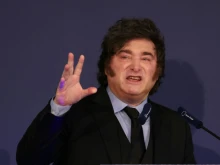 Президентът на Аржентина нарече Педро Санчес "неприемлив диктатор"