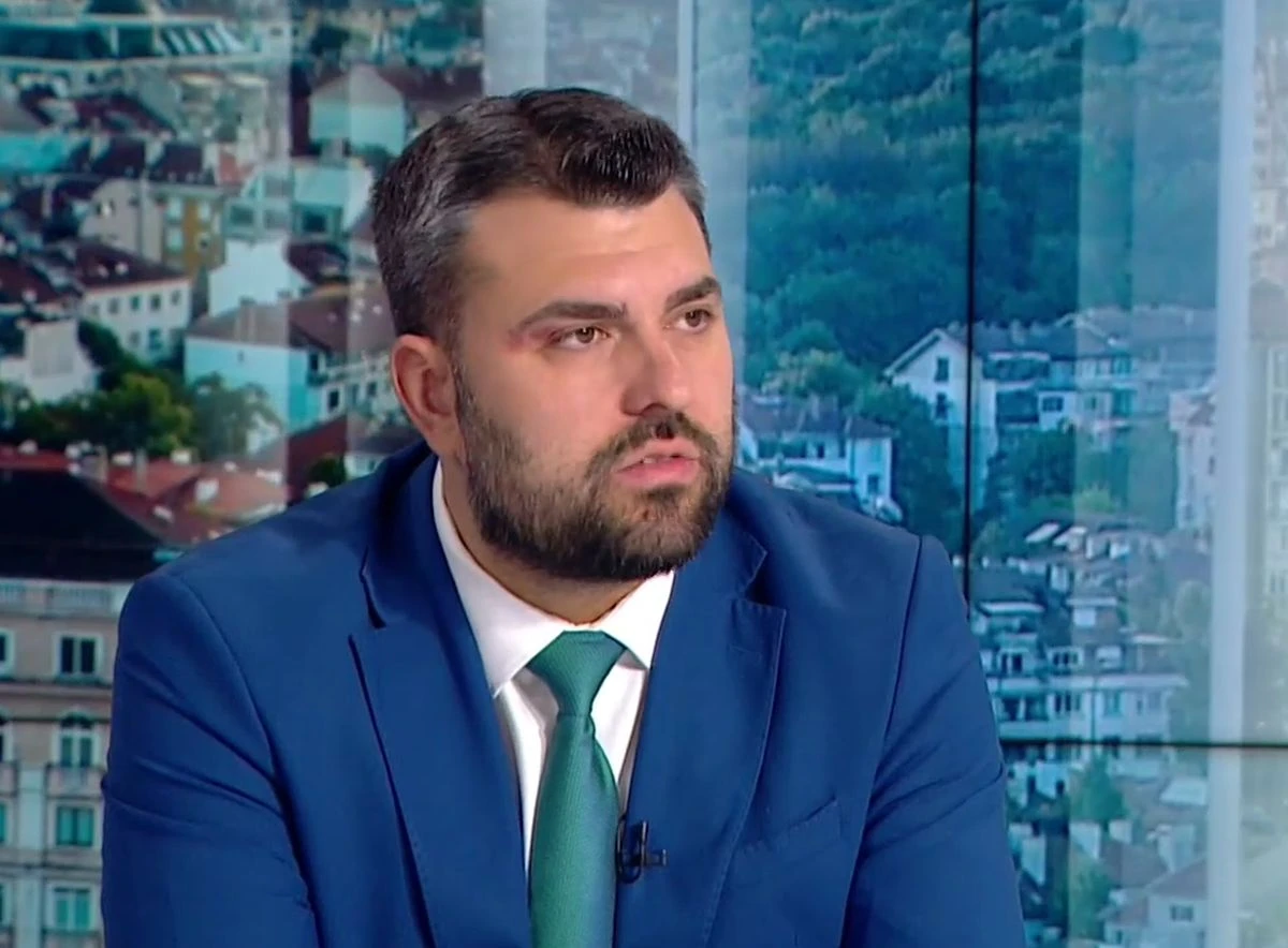 Георг Георгиев: На фона на огромното отчаяние на хората, не може правителството да се вълнува какъв нов спектакъл да изиграе