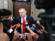 ДПС за арестите на трима свои кметове: Употребата на полицията и службите издава страх от провала на управлението на Радев